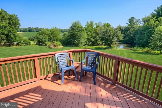 25 JOHN EDWARD DR, Littlestown, PA 17340