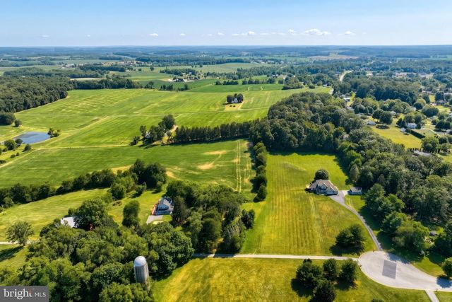 25 JOHN EDWARD DR, Littlestown, PA 17340