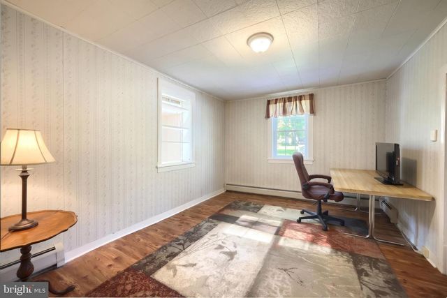 25 JOHN EDWARD DR, Littlestown, PA 17340