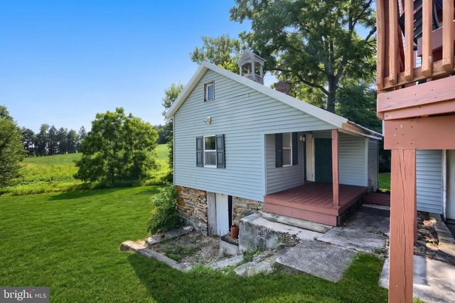 25 JOHN EDWARD DR, Littlestown, PA 17340