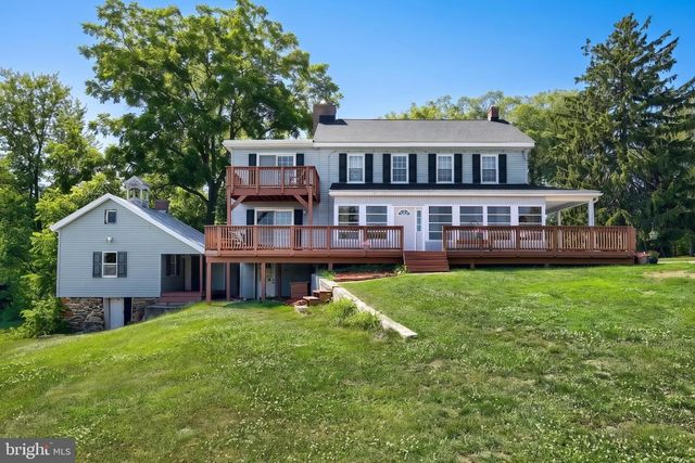 25 JOHN EDWARD DR, Littlestown, PA 17340
