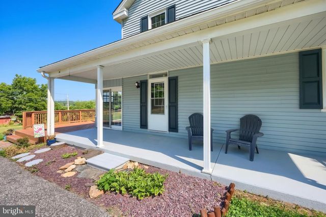 25 JOHN EDWARD DR, Littlestown, PA 17340