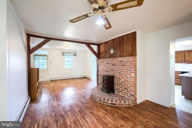 25 JOHN EDWARD DR, Littlestown, PA 17340