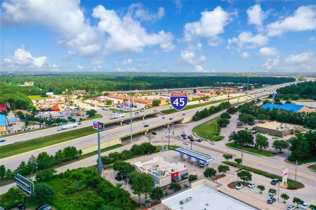 7080 Silverleaf Oak Street, Conroe, TX 77304