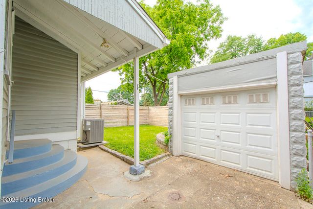 1626 Fernwood Ave, Louisville, KY 40205