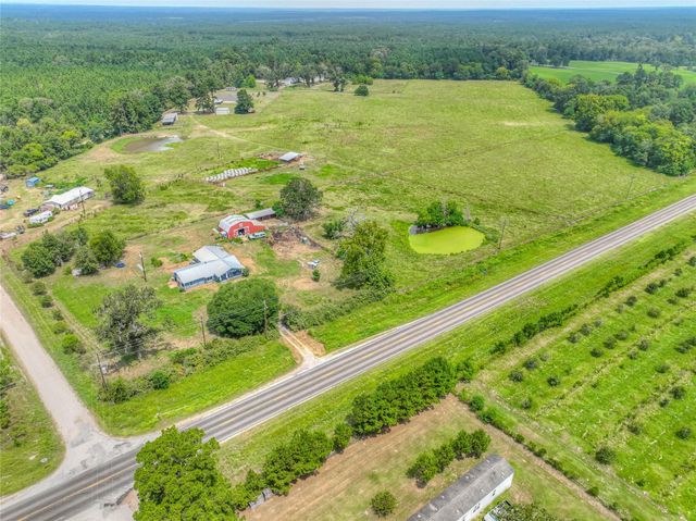 6982 S State Highway 94, Trinity, TX 75862