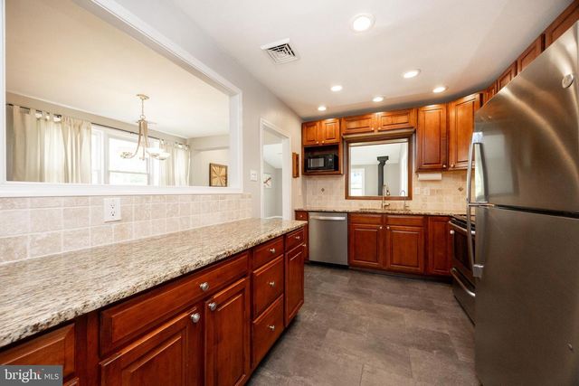 111 BROOKSIDE RD, Newtown Square, PA 19073