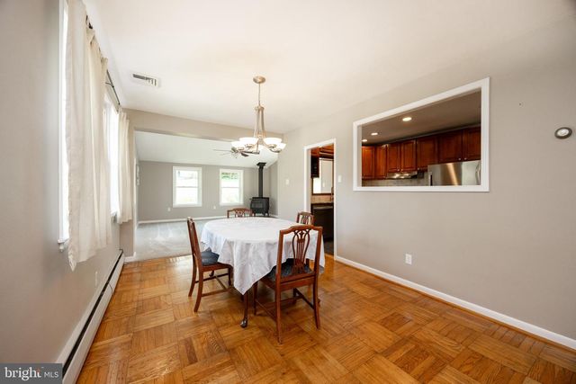 111 BROOKSIDE RD, Newtown Square, PA 19073