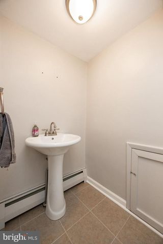 111 BROOKSIDE RD, Newtown Square, PA 19073