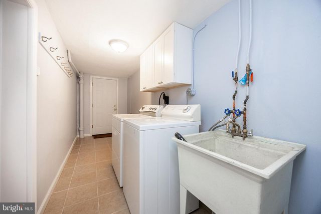 111 BROOKSIDE RD, Newtown Square, PA 19073