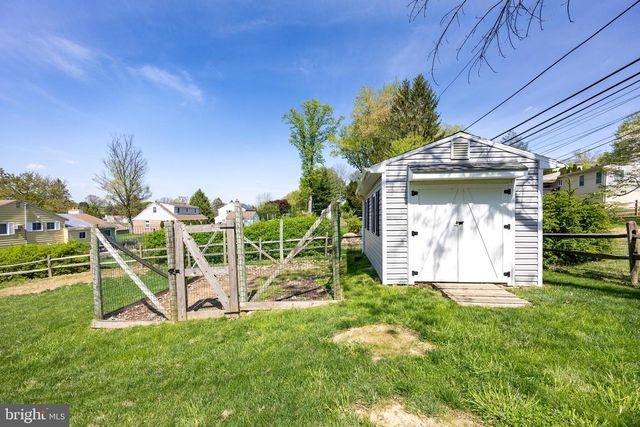 111 BROOKSIDE RD, Newtown Square, PA 19073