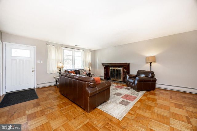 111 BROOKSIDE RD, Newtown Square, PA 19073