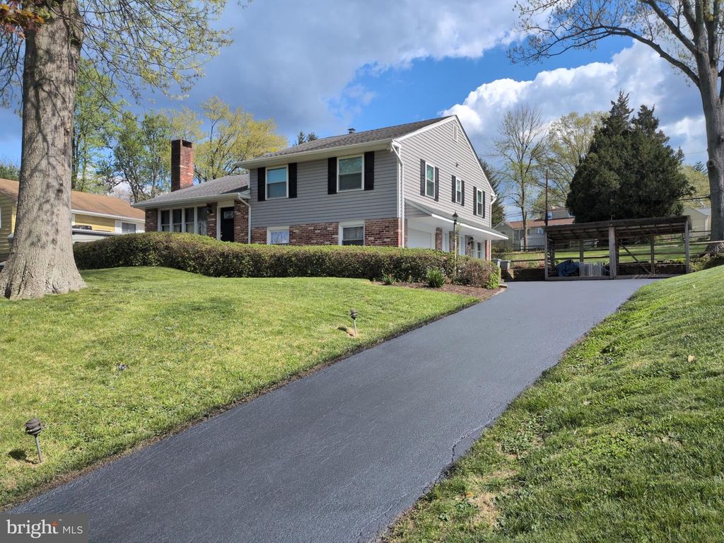 111 BROOKSIDE RD, Newtown Square, PA 19073