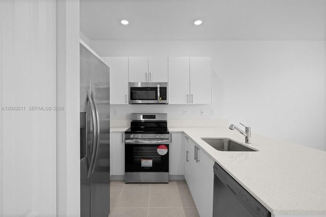 715 SE 15th St ., Homestead, FL 33034