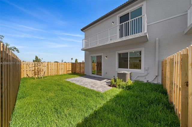 715 SE 15th St ., Homestead, FL 33034