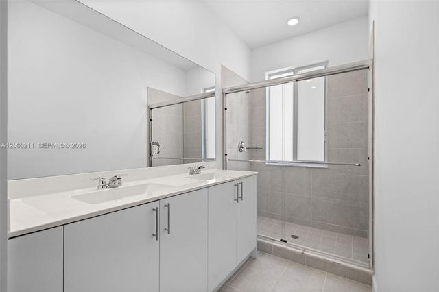 715 SE 15th St ., Homestead, FL 33034