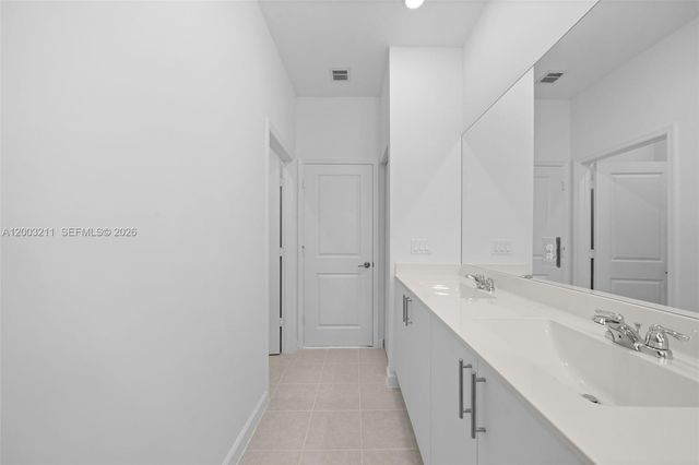 715 SE 15th St ., Homestead, FL 33034