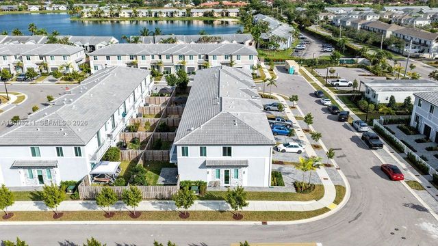 715 SE 15th St ., Homestead, FL 33034