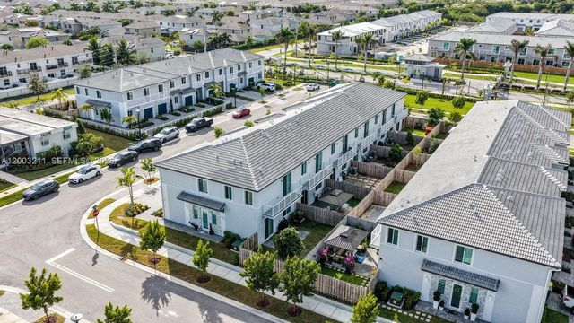 715 SE 15th St ., Homestead, FL 33034