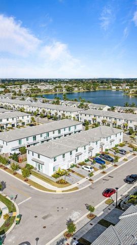 715 SE 15th St ., Homestead, FL 33034