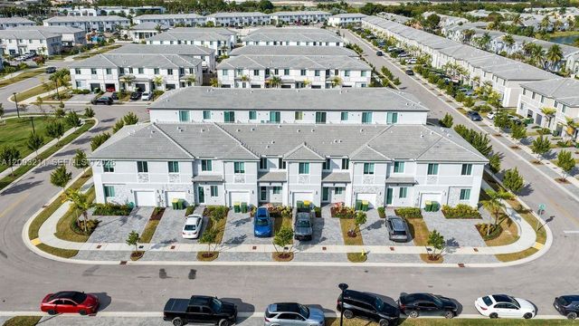 715 SE 15th St ., Homestead, FL 33034