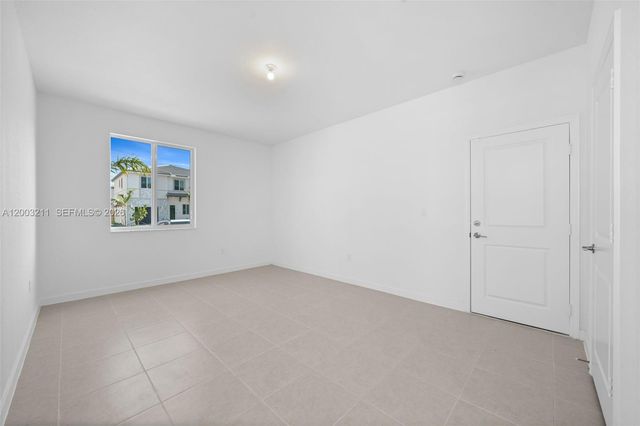 715 SE 15th St ., Homestead, FL 33034