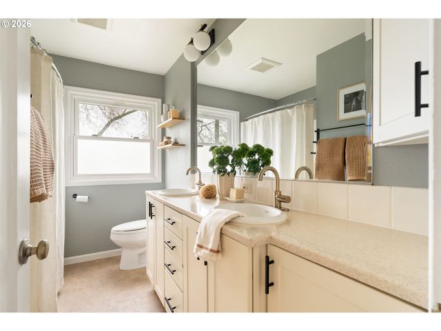 8609 Sw 61ST Ave, Portland, OR 97219