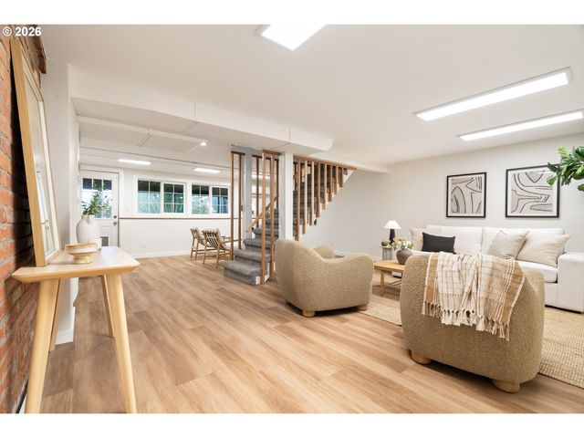 8609 Sw 61ST Ave, Portland, OR 97219