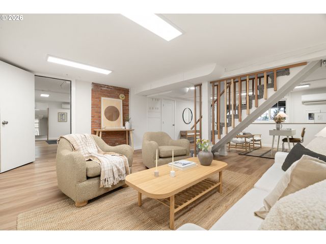 8609 Sw 61ST Ave, Portland, OR 97219