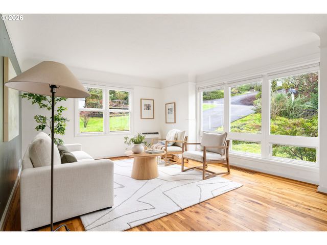 8609 Sw 61ST Ave, Portland, OR 97219