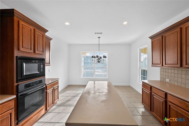 526 Dove Hollow Trail, Georgetown, TX 78633