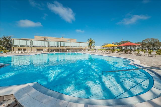 2040 WORLD PARKWAY BOULEVARD 34, Clearwater, FL 33763