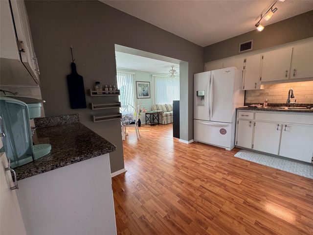 2040 WORLD PARKWAY BOULEVARD 34, Clearwater, FL 33763