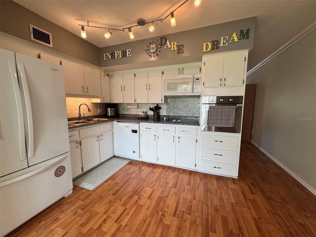 2040 WORLD PARKWAY BOULEVARD 34, Clearwater, FL 33763