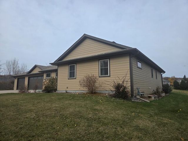 576 Trail Ridge LANE, Plymouth, WI 53073