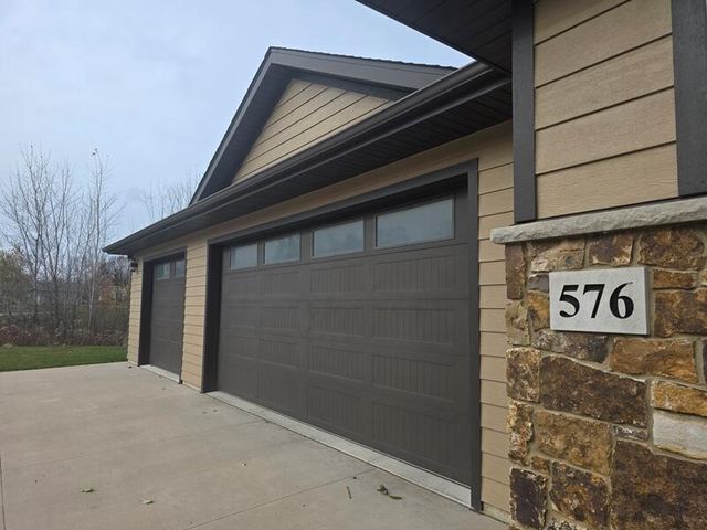 576 Trail Ridge LANE, Plymouth, WI 53073