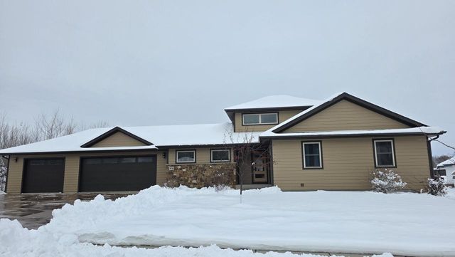 576 Trail Ridge LANE, Plymouth, WI 53073