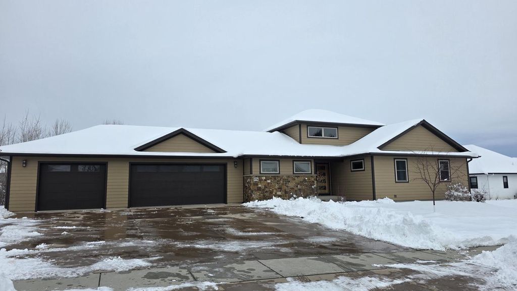 576 Trail Ridge LANE, Plymouth, WI 53073