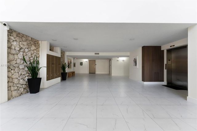 16200 Golf Club Road 102, Weston, FL 33326