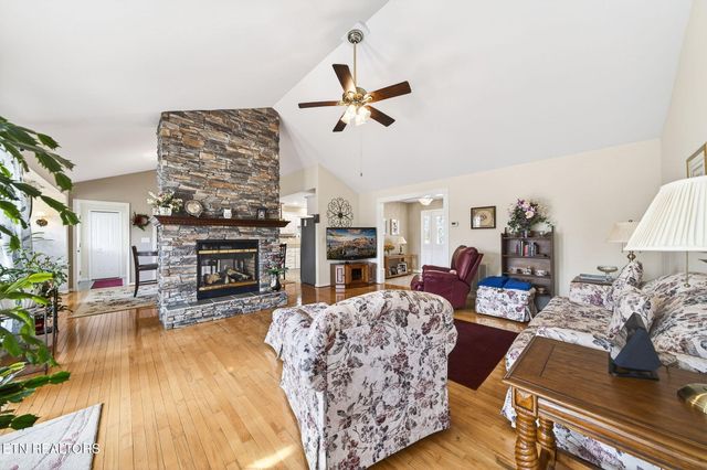 976 Ottoma Drive, Crossville, TN 38555