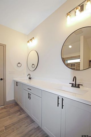 16318 Crossing Cir., Lindale, TX 75771