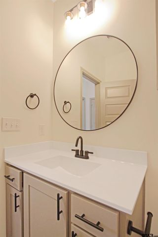 16318 Crossing Cir., Lindale, TX 75771