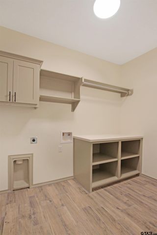 16318 Crossing Cir., Lindale, TX 75771