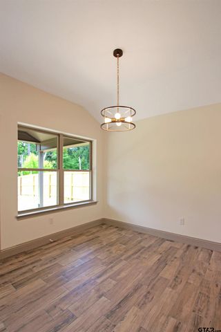 16318 Crossing Cir., Lindale, TX 75771