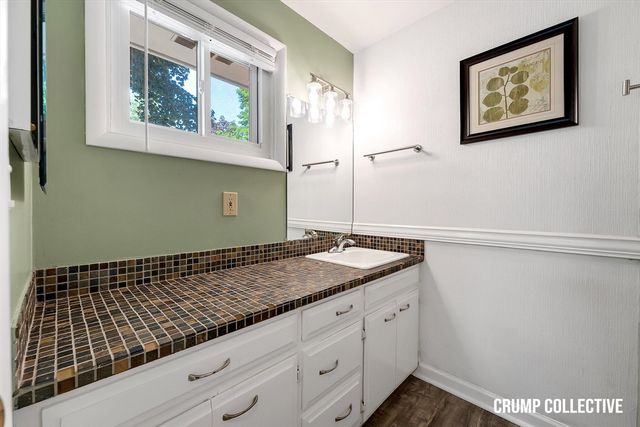 1467 Mapleview Street, Grand Rapids, MI 49508