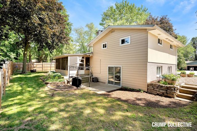 1467 Mapleview Street, Grand Rapids, MI 49508