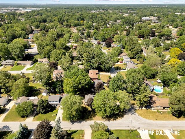 1467 Mapleview Street, Grand Rapids, MI 49508