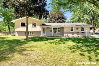 1467 Mapleview Street, Grand Rapids, MI 49508
