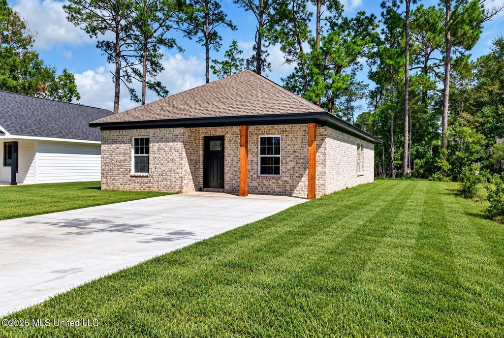 1524 Wynedote Drive, Gautier, MS 39553