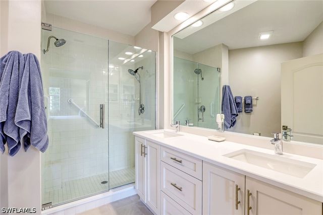8385 Excalibur CIR G3, Naples, FL 34108